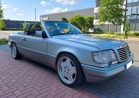 Mercedes-Benz E 200 Cabrio Autom. TÜV 08/26, AMG 18" Styling 2