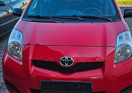 Toyota Yaris 1,0-l-VVT-i -