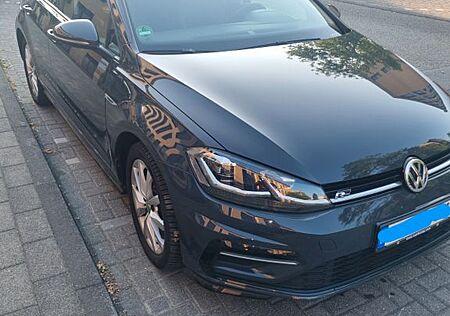 VW Golf Volkswagen 1.5 TSI R-Line