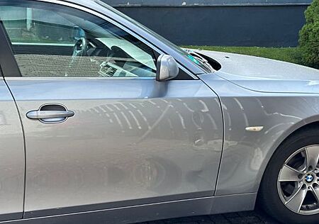 BMW 523i touring -
