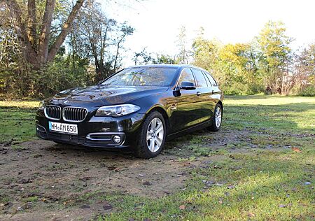 BMW 530d xDrive Touring A Luxury Line Luxury Line