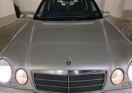 Mercedes-Benz T-Klasse E 240