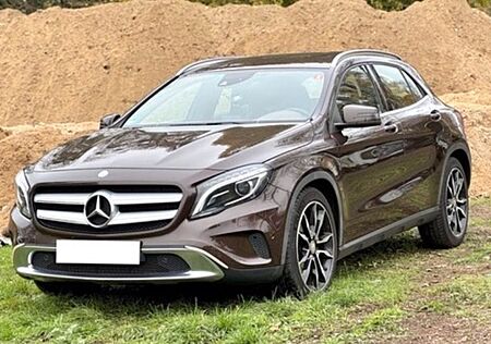 Mercedes-Benz GLA 220 CDI 4MATIC DCT