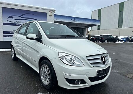 Mercedes-Benz B 180 Klima 8fach Scheckheft