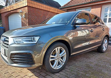 Audi Q3 2.0 TFSI Quattro, S-Line, 1. Hand, AHK