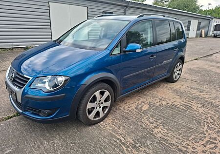 VW Touran Volkswagen CrossTouran