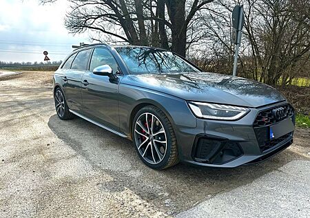 Audi S4 Avant / 346 PS