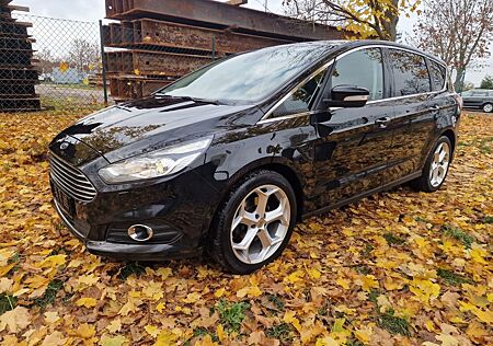 Ford S-Max Titanium