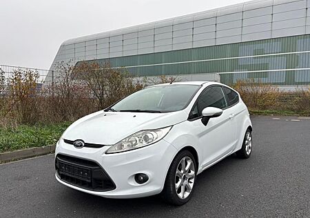 Ford Fiesta Champions Edition *TÜV NEU*