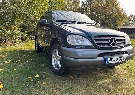 Mercedes-Benz ML 320 -
