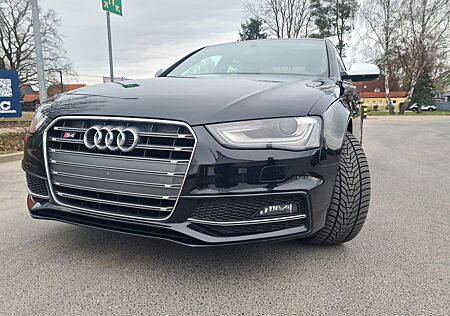 Audi S4 3.0 TFSI quattro - Limousine