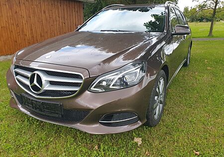 Mercedes-Benz E 200 T AVANTGARDE AVANTGARDE