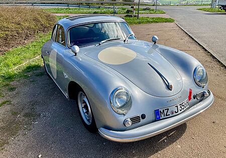 Porsche 356 A Coupé mit Schiebedach und 2 Motoren