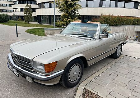 Mercedes-Benz SL 560