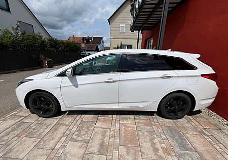 Hyundai i40 cw Trend--Garantie bis 2030 möglich
