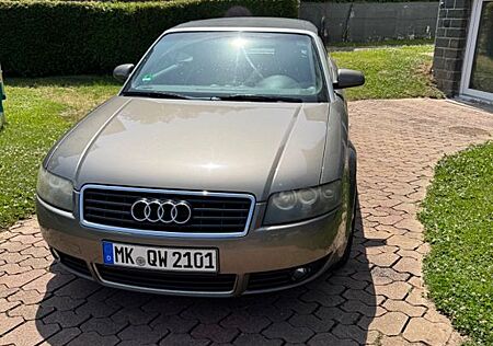 Audi A4 1.8 T Cabriolet -Vollleder