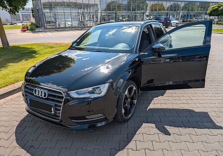 Audi A3 1.4 TFSI Ambition Sportback mit S-Line Teilen