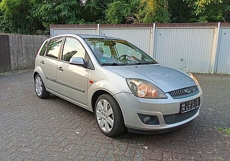 Ford Fiesta 1,6 16V Style Sport