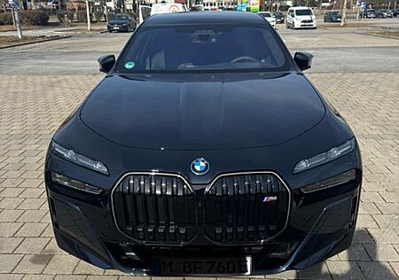 BMW M760e xDrive -
