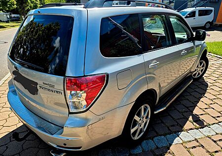 Subaru Forester 2.0X Exclusive Automatik TÜV 04.2027AHK