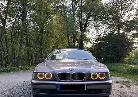 BMW 523i E39 mit frischem TÜV bis 03/27 !!!