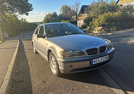 BMW 320i -