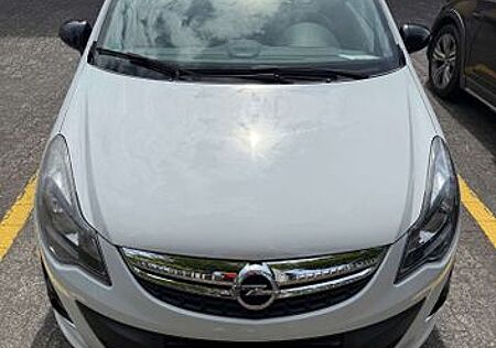 Opel Corsa 1.4 Color Edition Color Edition / OPC line
