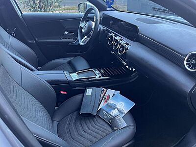 Mercedes-Benz A 200 TÜV AU NEU /PDC/ NAVI/ CARPLAY/ LED/ TOP Z