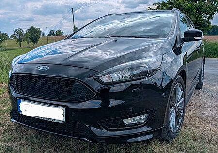 Ford Focus 1,5 EcoBoost 110kW ST-Line Black Turni...
