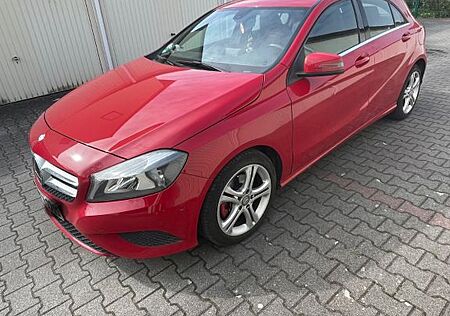 Mercedes-Benz A 180 BlueEFFICIENCY -