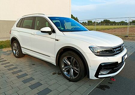 VW Tiguan Volkswagen 2.0 TDI Highline R-Line/4Motion/PANO/LED
