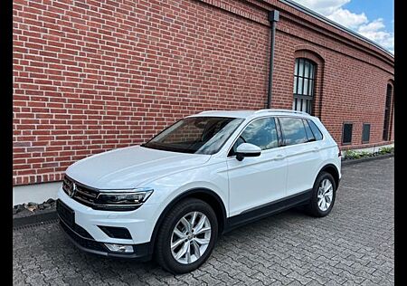 VW Tiguan Volkswagen 2.0 TDI SCR DSG BMT 4MOTION Highline ...