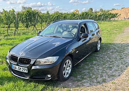 BMW 318i Touring -Vollleder Ausstattung