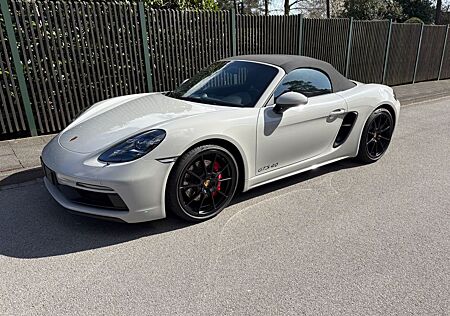 Porsche Boxster GTS 4.0 PDK 400PS Carbon 1650km