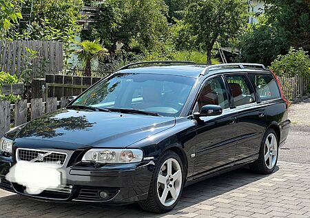 Volvo V70 R