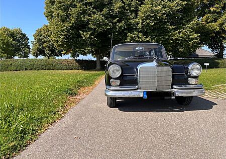 Mercedes-Benz 190 190d Kleine Heckflosse Diesel