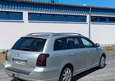 Toyota Avensis Combi Executive 2,2-l-D-CAT Executive