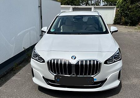 BMW 2er 220 Active Tourer 220i Steptronic DCT -