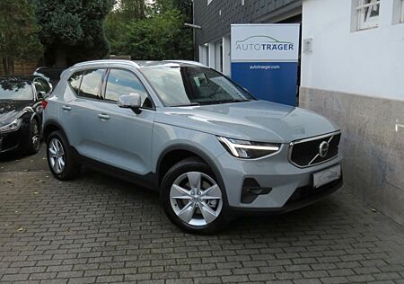 Volvo XC 40 Core B3 // R-kam, Virtual, DAB, Shz