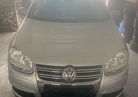 VW Jetta Volkswagen 1.6 TDI DSG Comfortline Comfortline