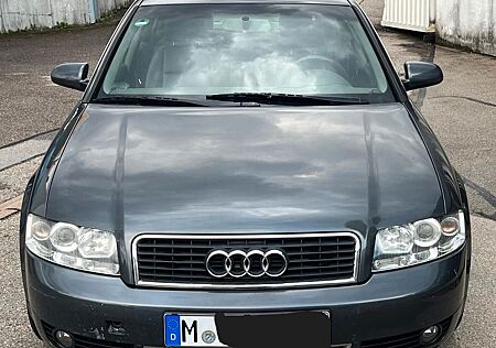 Audi A4 2.0 multitronic -