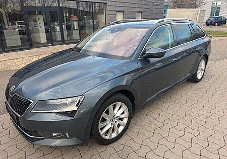 Skoda Superb Combi Style / Navi /AHK/