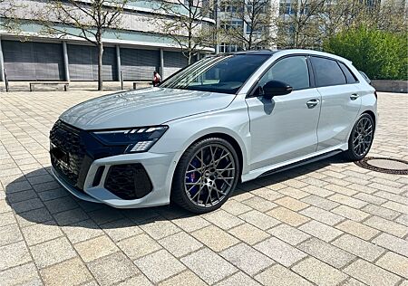 Audi RS3 Performance Edition 1 of 300 Sportback