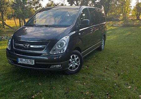 Hyundai H-1 Starex