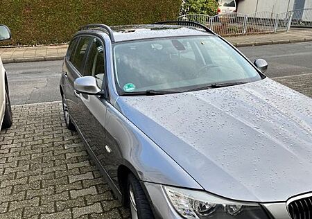 BMW 318i Touring -