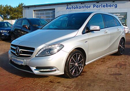 Mercedes-Benz B 200 .Teilleder.Navi.Pano.Night P.AHK Schw.