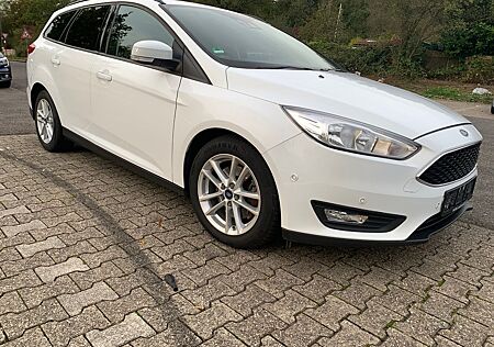 Ford Focus Turnier Business,2,0 TDCI,110 KW,Start/Sto