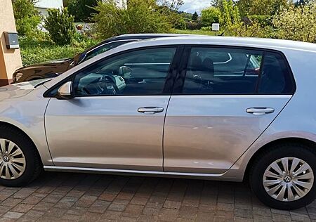 VW Golf Volkswagen 1.2 TSI 63kW BMT Trendline TÜV neu