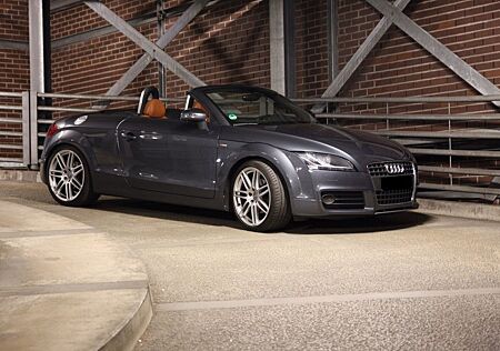 Audi TT Roadster 2.0 TFSI - S Line- Navi