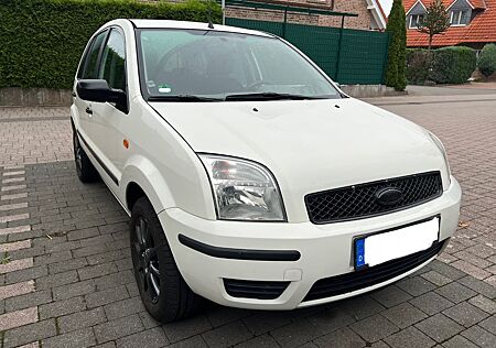 Ford Fusion 1.4 Rückfahrkamera Freisprecheinrichtung